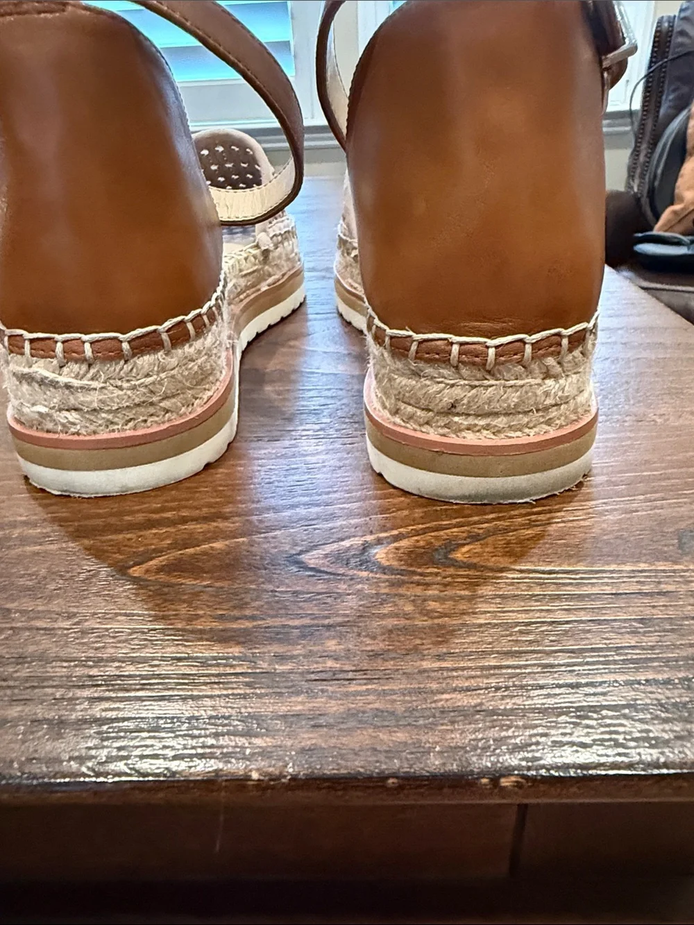 Vince Camuto breathable woven